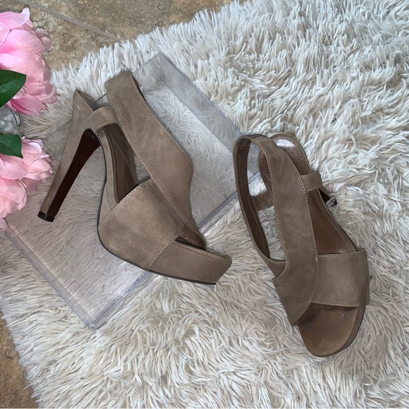 Diane von Furstenberg DVF crisscross suede heel sandals - Picture 11 of 17